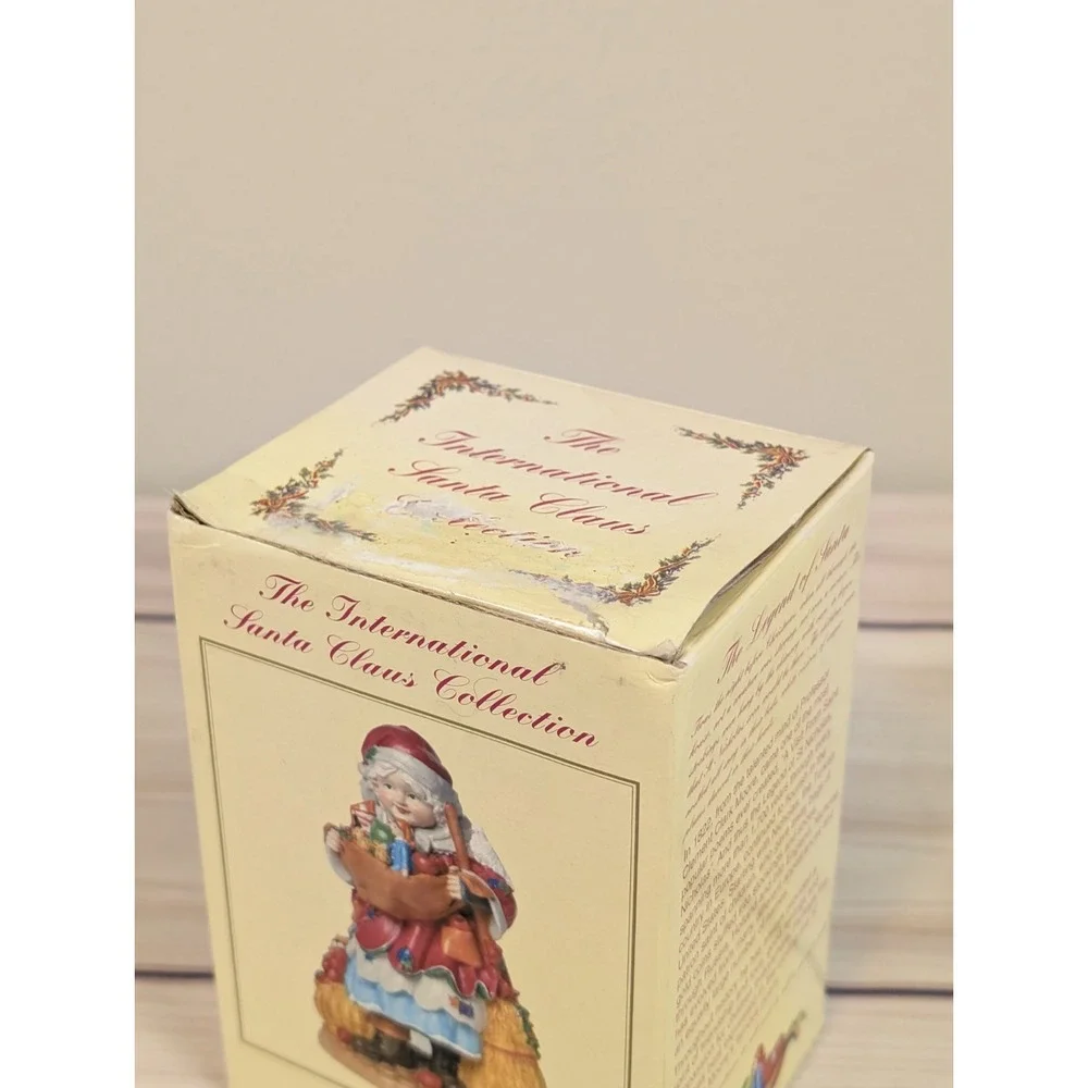 Budelfrau AUSTRIA SC55 International Santa Claus Collection Mrs. Claus